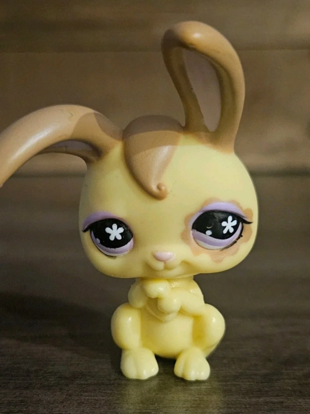 Littlest Pet Shop Purple Play Stage with Beige, Yellow & Peach Pets